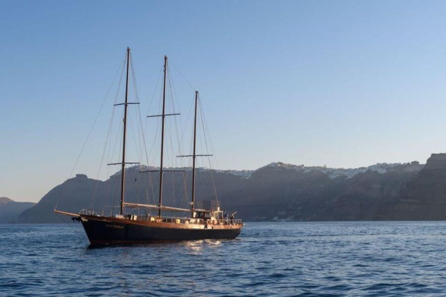 1-Day Boat Trip: Santorini Volcano, Thirassia & Oia Sunset - Oia Sunset: Beautiful, Famous, And Crowded