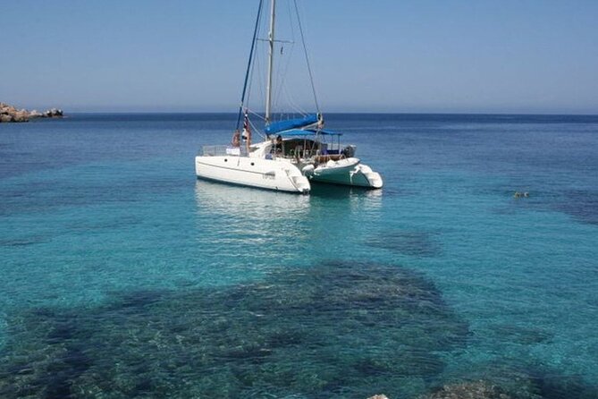 2-Catamaran tour from Cannigione to the Maddalena Archipelago - Food and drinks: more than a basic boat snack