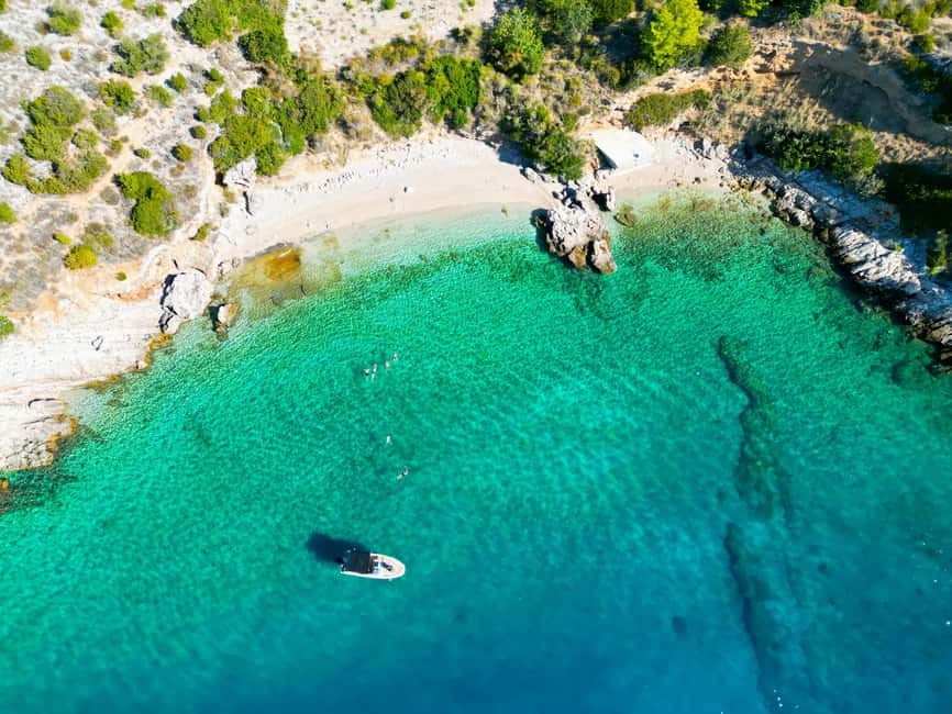 3 Islands Speedboat Tour: Golden Horn, Blue Lagoon & Jelsa - Leaving Makarska for the Brač coast