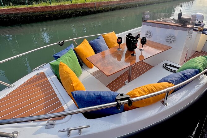4 hours Private Boat Tour to Murano, Burano with local real guide - Burano’s Lace, Masks, and Fishermen’s Traditions