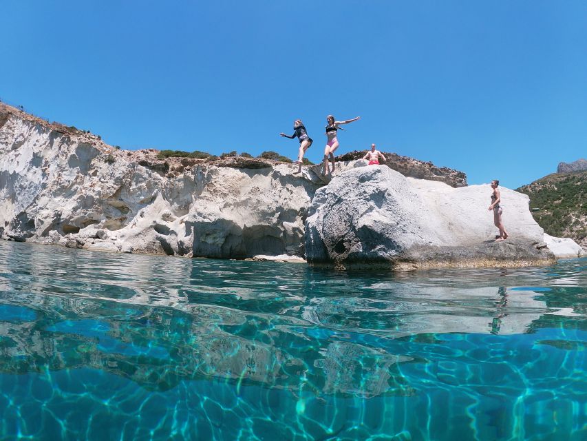 Adamantas: Milos Sightseeing Sailboat Cruise - Food, drinks, and the social side of the boat