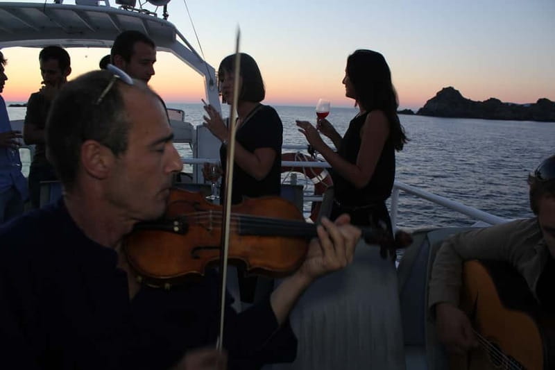 Ajaccio/Porticcio: Sanguinaires Sunset Cruise & Wine Tasting - The guided ride toward the Sanguinaires Islands
