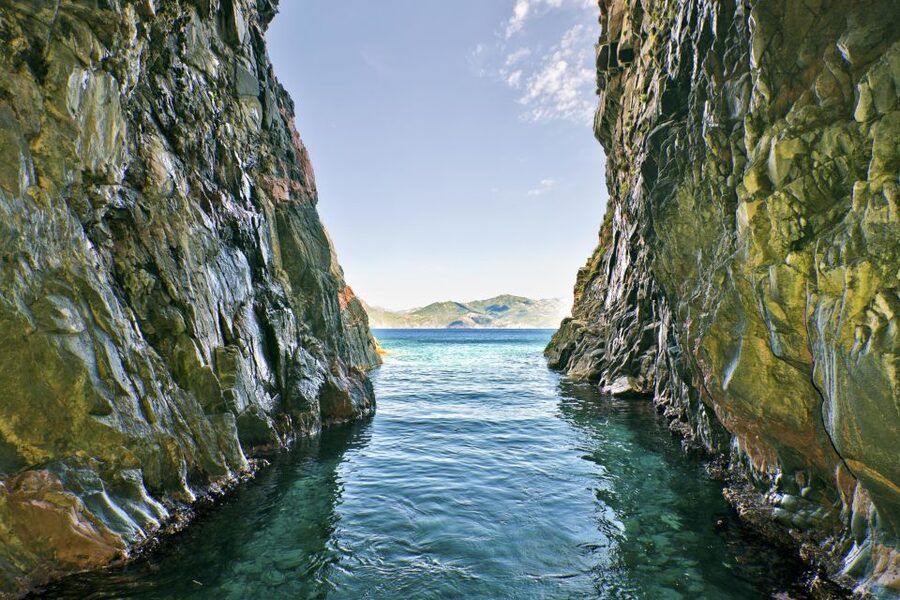 Ajaccio/Porticcio: Scandola Nature Reserve Guided Boat Tour - Two quiet hours in remote Girolata