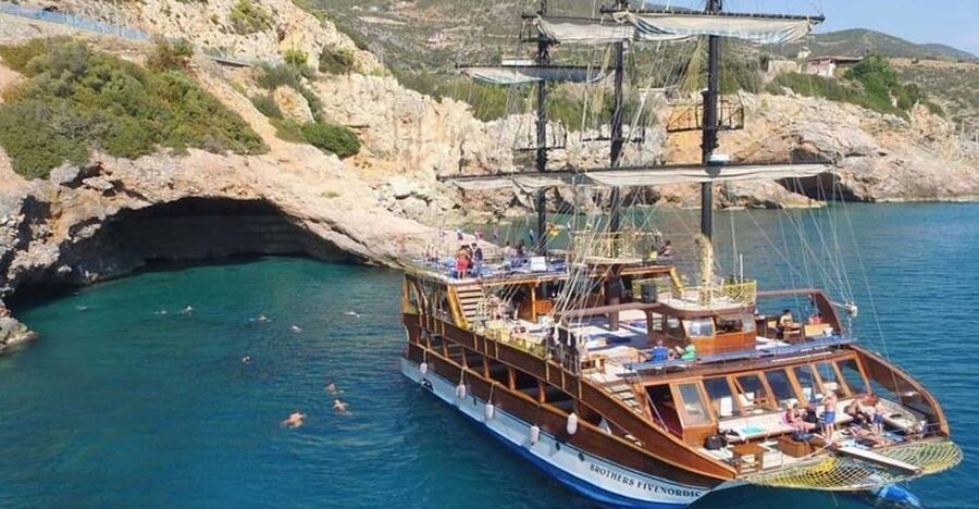 Alanya: Catamaran Boat Tour with Snorkeling with Lunch - Cleopatra Beach from the water
