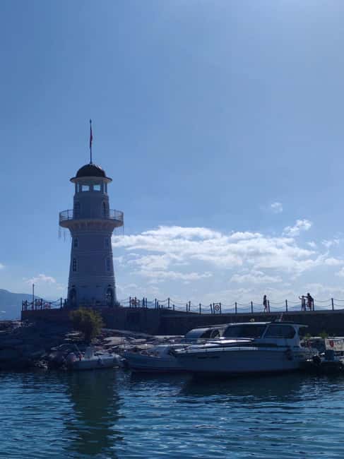Alanya: Luxury Pirate Boat with Lunch & Unlimited Drinks - Swim stops in the Mediterranean