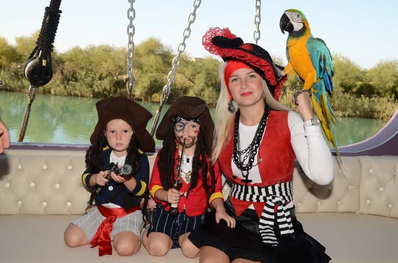Alanya: Party Pirate Boat Trip w/Meal, Drinks, Pickup Option - Lunch with chicken, pasta, and salad