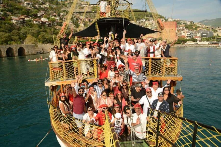 Alanya Pirate Boat: Lunch, Disco & Foam Party Included - Choosing between the two-hour sunrise cruise and the five-hour party boat