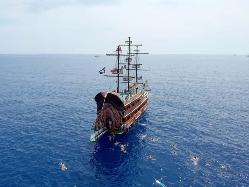 Alanya Pirate Boat: Lunch, Disco & Foam Party Included - Cleopatra Beach from the water