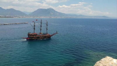 Pirate Boat Party with Foam, Disco, Lunch & Drinks