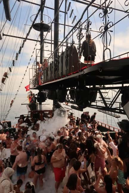 Alanya: Pirate Boat Party with Foam, Disco, Lunch & Drinks - How much value do you get for $16?