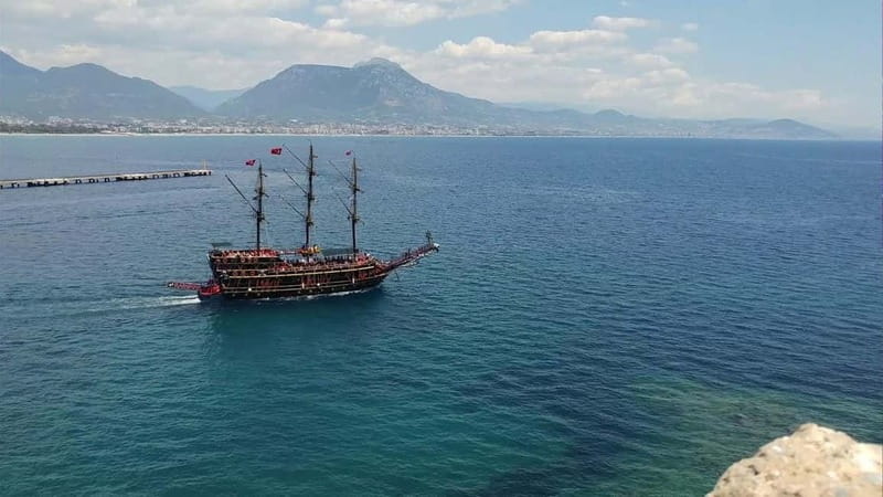 Alanya: Pirate Boat Party with Foam, Disco, Lunch & Drinks - What the pirate ship is really like