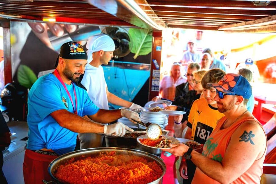 Alanya: Pirate Boat Tour with Food and Drinks - Lunch and the long break at Emirgan Ulas Mesire Yeri