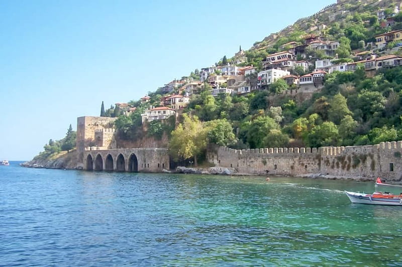 Alanya: Pirate Boat Trip with Lunch and Drinks - Swimming Near Cleopatra Beach and Ulaş Beach
