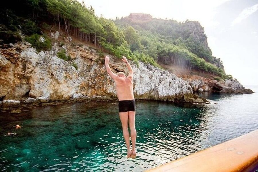 Alanya: Pirates Boat Trip with Lunch and Hotel Pickup - Cleopatra Beach gives you the longest water break