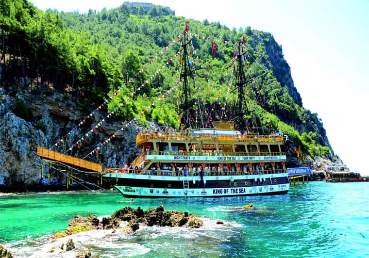 Alanya: Pirates Boat Trip with Lunch and Hotel Pickup - Starting with hotel pickup across Alanya