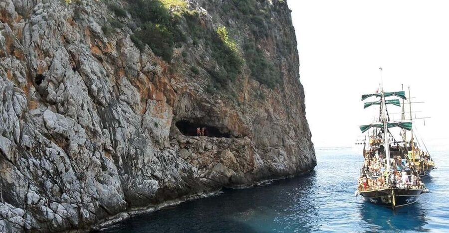 Alanya Relaxing Family Boat Tour Without Foam And Loud Music - Getting from your hotel to the harbor