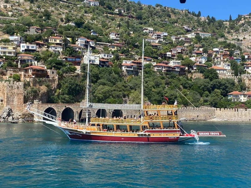 Alanya: Small-Group Boat Tour with Lunch and Soft Drinks - Lunch on board, with a simple menu