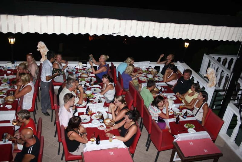 Alanya: Sunset Night Safari with Boat Trip with Dinner - Entertainment, dancing, and the group atmosphere