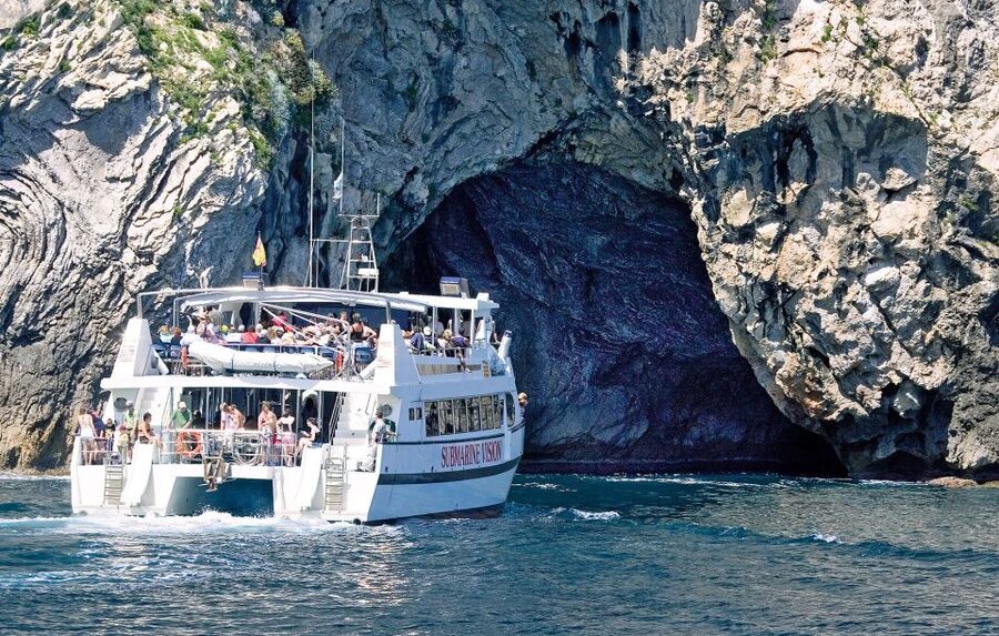 Alcudia: Boat Trip to Coll Baix - What the glass-bottom boat really offers