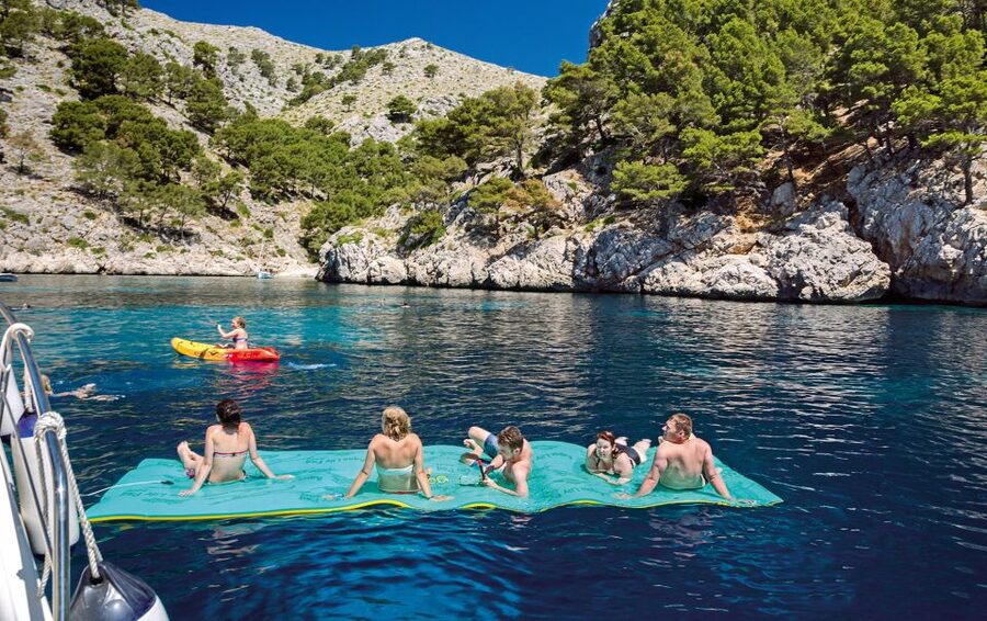 Alcudia: Sunset Catamaran Tour with Dinner and Snorkeling - Should you book the Alcudia sunset catamaran?