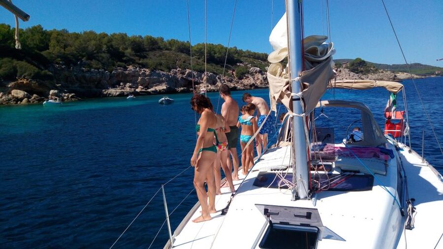 Alghero: Daily Sailing Experience with lunch onboard - Leaving Alghero by sailboat