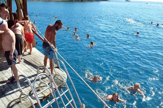 All Inclusive Marmaris Boat Trip With Lunch & Unlimited Drinks - Amos and Kumlubük: lunch beside a Blue Flag bay