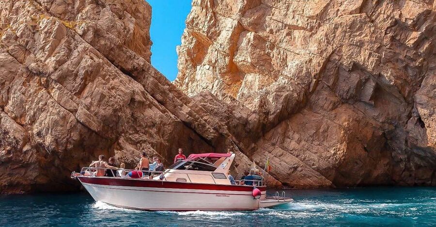 Amalfi Coast: Full-Day Cruise from Sorrento - Why the boat is the smart way to see this coast