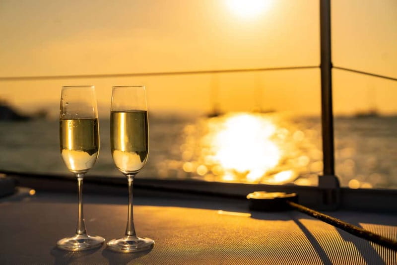 Amalfi Coast: Sunset Boat Tour with Fruit & Drinks - The return to Amalfi