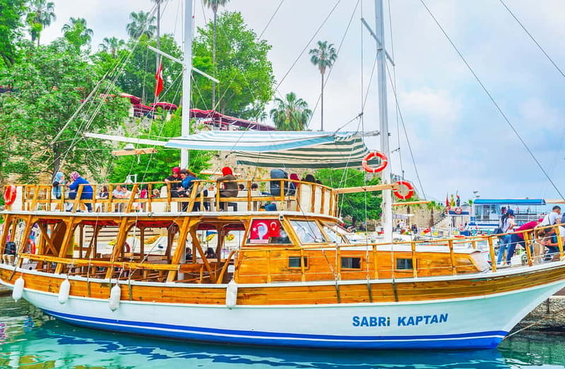 Antalya: Falez Cliffs & Waterfalls Boat Trip with Lunch - The optional speedboat ride under the falls