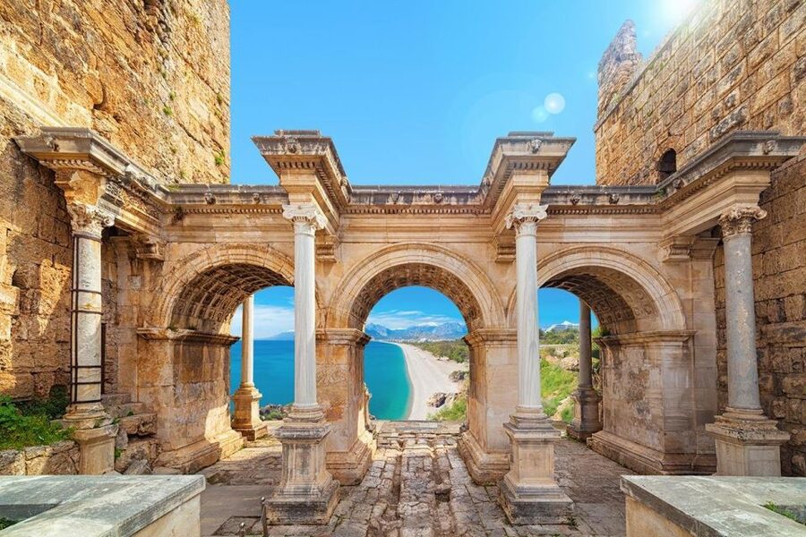 Antalya: Guided Old Town Tour with Boat Trip and Lunch - Key points at a glance