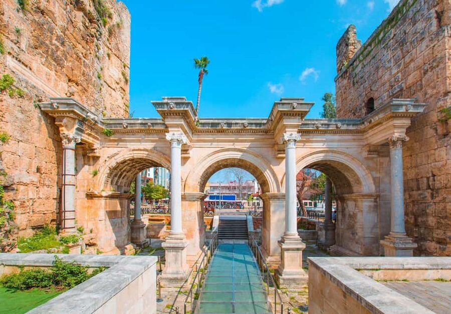 Antalya: Kaleici, Duden Waterfalls And Boat Tour With Lunch - Upper Düden Waterfall: caves, shade, and a 22-meter cascade