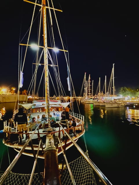 Athens: 3-Hour Sunset Cruise with Swim Stop, Snacks & Drinks - Sunset views along the Athenian Riviera