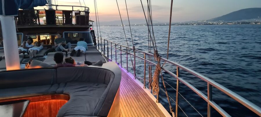 Athens: 3-Hour Sunset Cruise with Swim Stop, Snacks & Drinks - The swim stop and evening jump from the boat