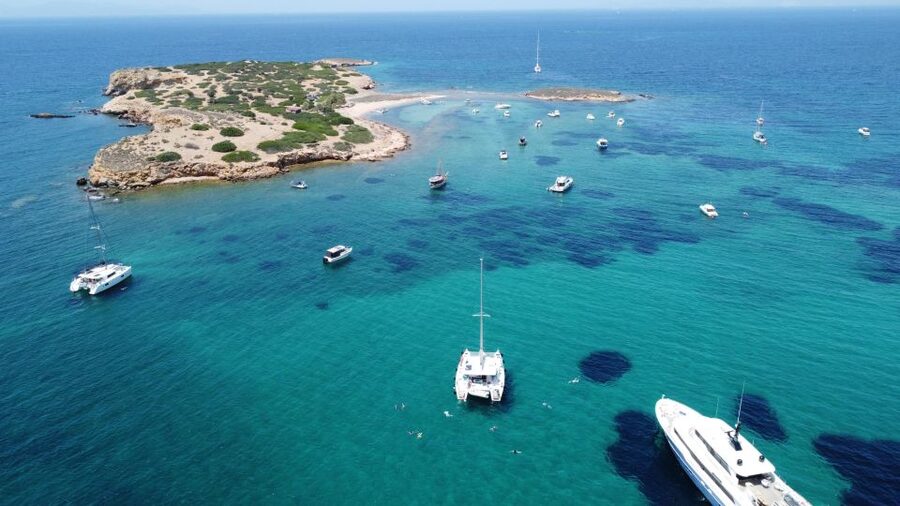 Athens: Catamaran Cruise with Fresh Lunch and Wine - One hour of sailing before the first swim