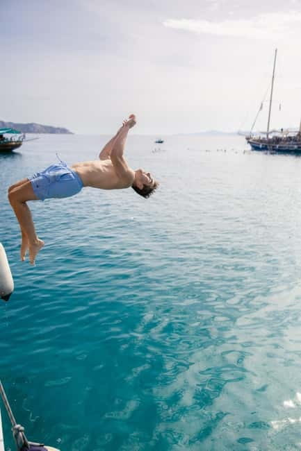 Athens: Cruise to Agistri, Moni & Aegina with Lunch & Drinks - Aegina: ruins, pistachios, and free time