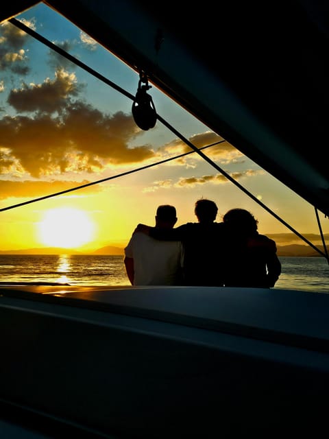 Athens: Riviera Catamaran Tour with Fresh Meal and Drinks - The seven-dish meal is more than a snack