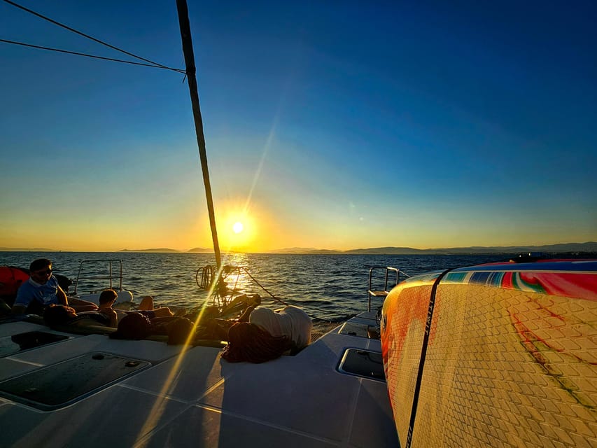 Athens: Riviera Catamaran Tour with Fresh Meal and Drinks - Weather, seasons, and what to pack