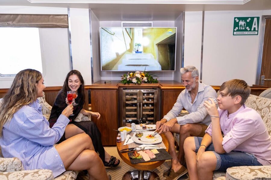 Athens: Saronic Islands Cruise with VIP Area Seating & Lunch - What this cruise is really selling