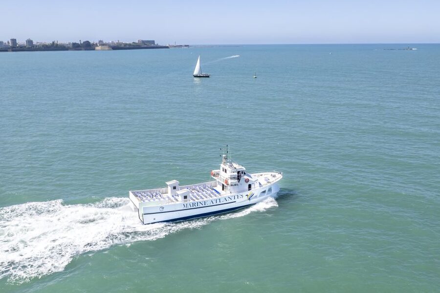 Barbate: Sunset Cruise with Glass of Cava - What the Boat and Crew Add