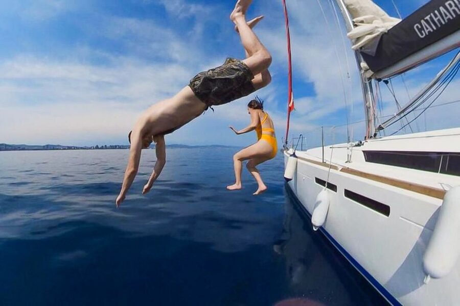 Barcelona: Coastline Boat Trip with Snacks and Cava - Setting sail along Barcelona’s coast