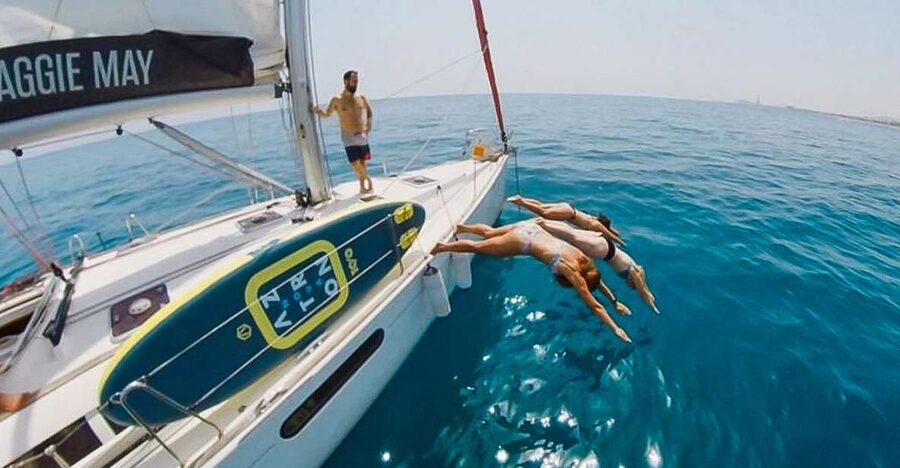 Barcelona: Coastline Boat Trip with Snacks and Cava - The crew makes the biggest difference