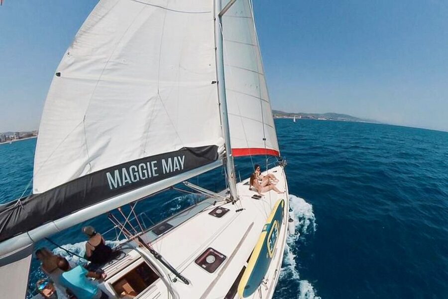 Barcelona: Coastline Boat Trip with Snacks and Cava - Who will enjoy this two-hour sail?