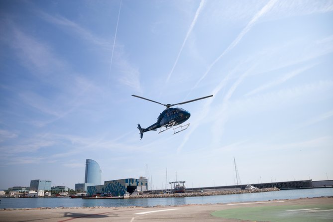 Barcelona Helicopter, Sailboat & Old Town Private Walking Tour - The Gothic Quarter, where the walk earns its keep