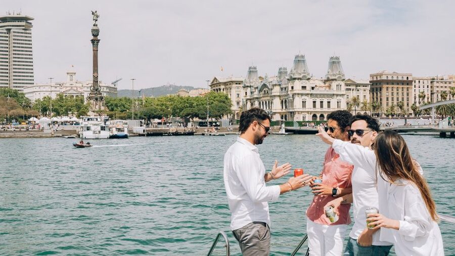 Barcelona: Hop-On Hop-Off Bus with Sailing Cruise - A practical plan for one day