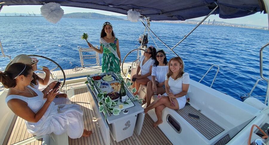 Barcelona: Luxury Private Sunset Yacht Cruise - The skippers are part of the appeal