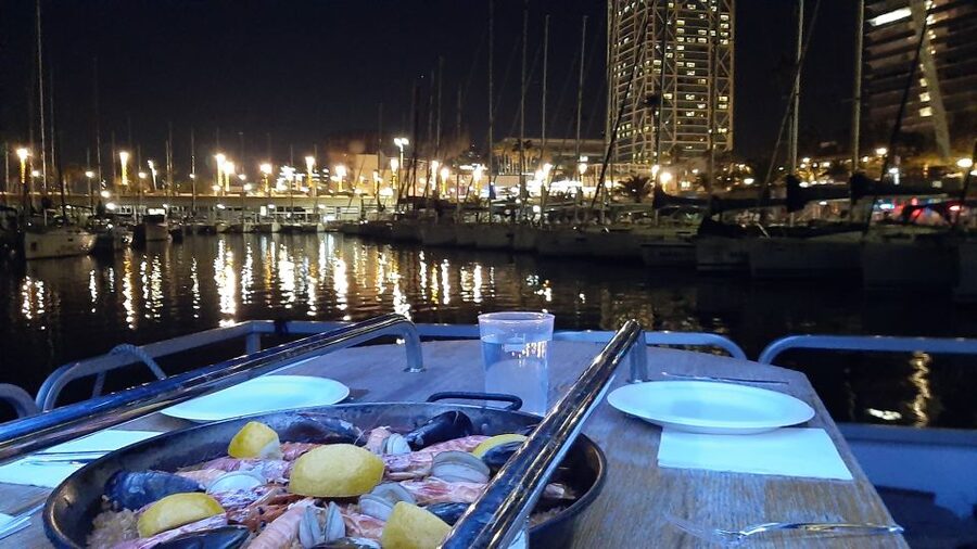 Barcelona: Private Evening Cruise with Dinner and Drinks - Setting out from Olympic Port
