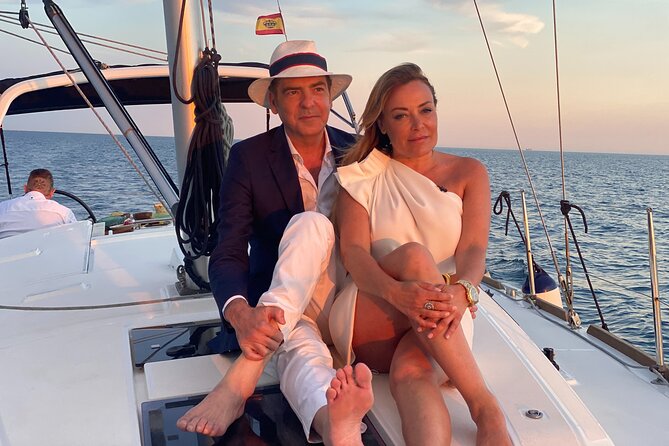 Barcelona Private Sailing with Open Bar & Snacks (max 9) - What the private format changes