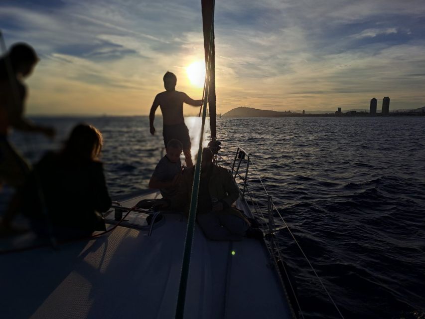 Barcelona: Sailing Tour with Drinks and Snacks - The Final 30 Minutes Back to Port