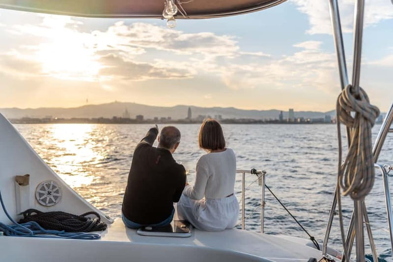 Barcelona: Sunset Catamaran Cruise with Wine and Tapa - Meeting the crew at Marina Vela
