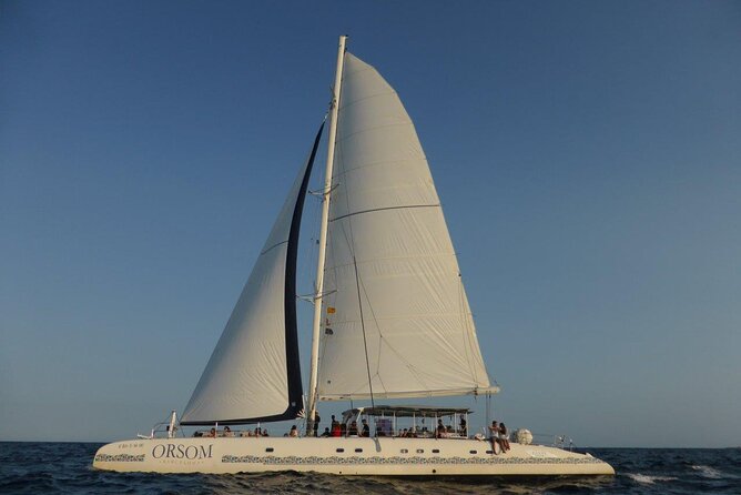 Barcelona Sunset Live Jazz Music Cruise - Drinks, snacks, and comfort onboard